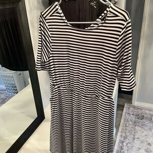 Torrid black and whites stripe pocket dresss